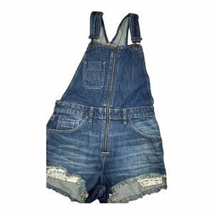 We The Free Sunkissed Denim Overall Shorts SZ 2 Blue Frayed Adjustable Front Zip